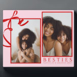 Expositora Mejor placa de foto rosa de amigo<br><div class="desc">Mejor placa de foto rosada de amigo Girly con ilustracion de arco rojo</div>