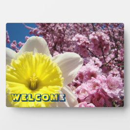 Expositora placa de bienvenida flores de narciso de primavera