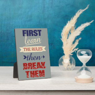 Expositora Placa Rompiendo reglas