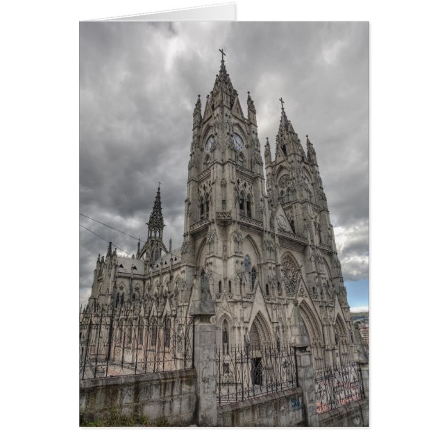 Exterior de la Basílica en Quito, Ecuador (Frente)