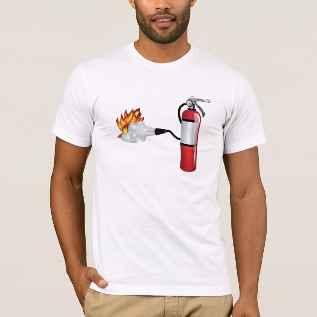 Extinguidor de incendios sacando camiseta de hombr (Anverso)
