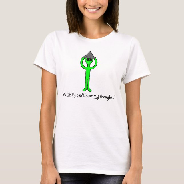 Extranjero que lleva una camisa del gorra del (Anverso)