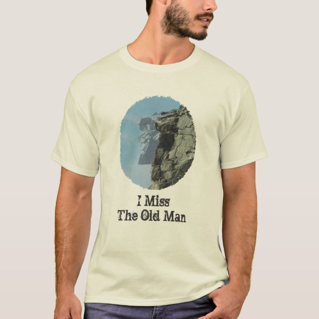 Extraño Al Viejo En La Camiseta De La Montaña (Anverso)