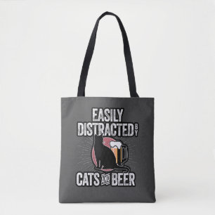 Fácilmente distrado por la bolsa de la cerveza y l