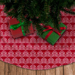 Falda Para El Árbol De Navidad De Poliéster Blanco sobre el árbol nórdico de Navidad rojo<br><div class="desc">¿Te encanta la vida de los Navidades tradicionales escandinavos de arte folclórico? ¡Es un estilo caprichoso y encantador que parece tan acogedor! Este pequeño árbol de Navidad le dará el toque adecuado a sus vacaciones. Admire el encanto eterno de la temporada de vacaciones con una deliciosa fusión de tradición y...</div>