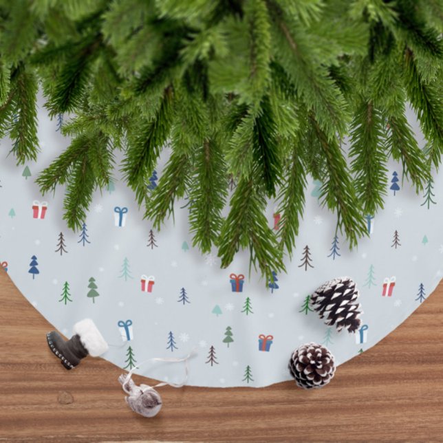 Falda Para El Árbol De Navidad De Poliéster Bosque de Navidades escandinavos con nieve (Elegant icy blue Scandinavian fir forest Christmas tree skirt)