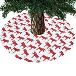 Falda Para El Árbol De Navidad De Poliéster Funny Moose y Mistletoe Holiday<br><div class="desc">Merry Kiss Moose divertido diseño de patrones de vacaciones de Navidades rojos y blancos con un majestuoso alce o alce con un montón de mistletoe atado a su antler,  con la esperanza de un beso descarado. Perfecto para los amantes de los animales.</div>