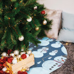 Falda Para El Árbol De Navidad De Poliéster Patrón cutáneo de color de nieve azul escarchado<br><div class="desc">Este bonito y artístico diseño de la maravillosa tierra de invierno es perfecto para las vacaciones. En la parte superior de un fondo azul oscuro, se observa un patrón de nevado color agua pintado a mano en color azul, negro, naranja y burdeos. Es adorable, dulce, moderno y festivo. Disfrute de...</div>