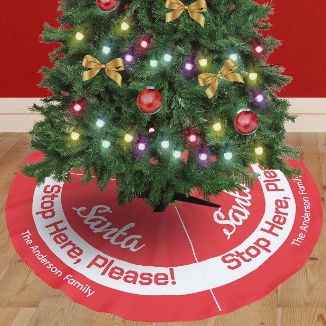 Falda Para El Árbol De Navidad De Poliéster Santa Stop Here Festix Red Personalizado (A personalized Christmas tree skirt in bright red and white, with 'Santa Stop Here, Please!' message)