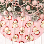 Falda Para El Árbol De Navidad De Poliéster Vintage rosa Santa Claus Face Watercolor<br><div class="desc">Añada un toque nostálgico a su decoración de vacaciones con nuestra falda de árbol acuático rosa Vintage Santa Claus Face! Esta falda de árbol festiva presenta una deliciosa acuarela con las caras clásicas de Santa Claus en un ambiente vibrante, adornado con delicados copos de nieve. Perfecto para traer un ambiente...</div>