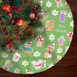 Falda Para El Árbol De Navidad De Poliéster Woodland Animal Pattern Green Merry Christmas<br><div class="desc">Add a special custom touch to your Christmas tree decor with this fun green woodland animal holiday tree skirt. Tree skirt has a pattern of snowflakes,  owls,  squirrels,  reindeer,  snowmen,  and more. There's also space for the text Merry Christmas or personalized text of your choice.</div>