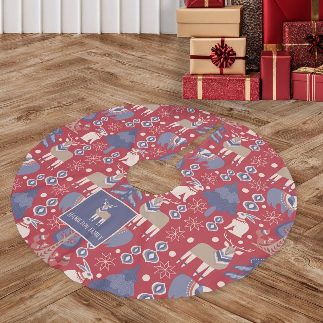 Falda Para El Árbol De Navidad De Poliéster Woodland Winter Personalizado (Scandinavian Woodland Winter Personalized Brushed Polyester Tree Skirt by Ricaso. Add your own text)