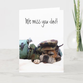 Faltándole tarjeta de felicitación militar del