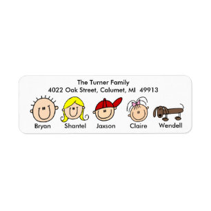 Familia con las etiquetas de dirección del perro