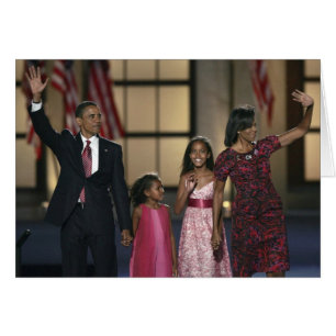 familia de Barak Obama agita en la última noche de