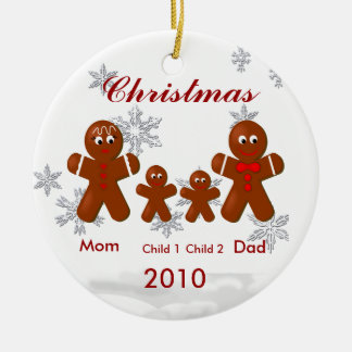 Familia de pan de jengibre de cuatro adornos navid