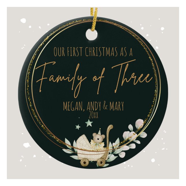 Familia de Tres Ornamentos de Navidad (Our First Christmas as a Family of Three Ceramic Ornament)