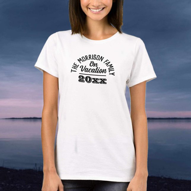 Familia en la camiseta de vacaciones (Subido por el creador)