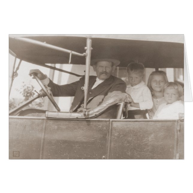 Familia en un coche vintage (Anverso (Horizontal))