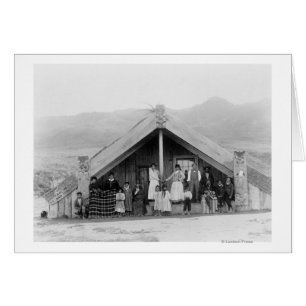 Familia maorí en casa fotografiada en Nueva Zeland