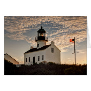 Faro al atardecer, California