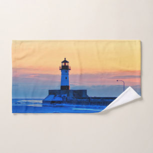 Faro en el lago Superior Sunrise
