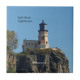 Faro Split Rock Lighthouse desde baldosa de playa