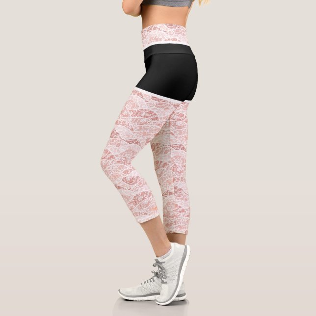 Faux White Lace Fishnet Capri Leggings - Diversión (Izquierda)