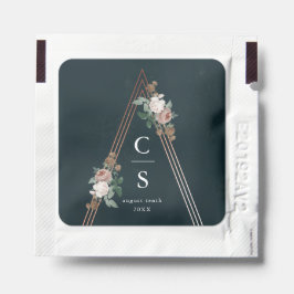 Favor de boda con pirámide floral boho monograma