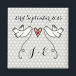 Favor de imán Boda de palomas blancas personalizad<br><div class="desc">Un ilustracion de 2 hermosas palomas sosteniendo una cinta de correr con un corazón de amor unido</div>
