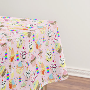 Felices pasteles de mantel de cumpleaños