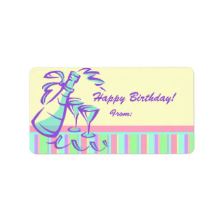 Feliz cumpleaños, etiquetas de regalo, tostada de