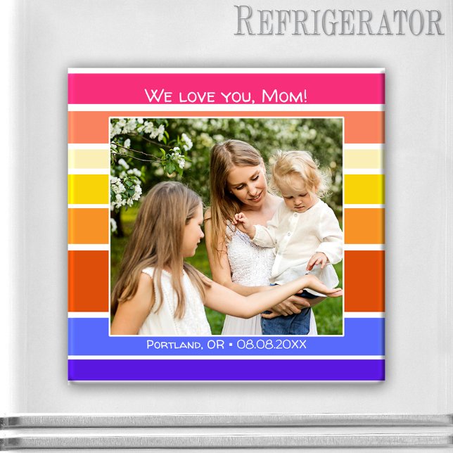 Feliz Día de la Madre: Imán de fotos rayado en arc (Photo magnet featuring your photo framed by a retro colorful rainbow striped design)