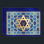 Feliz Hanukkah. Estrella de David y Tarjetas Menor<br><div class="desc">Feliz Hanukkah. Elegante Estrella Relieve metalizado dorado de David y Menorah Diseño Tarjetas de Saludo Hanukkah / Invitaciones de celebración Hanukkah con nombres personalizados y texto. Tarjetas y regalos coincidentes disponibles en la categoría Festividades Judías / Hanukkah de nuestra tienda.</div>