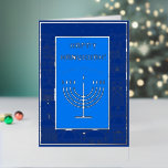 Feliz Hanukkah Hermosa festividad Judía<br><div class="desc">Feliz Hanukkah Hermosa tarjeta de felicitación de feriado judío / Invitación. Festividad judía Hanukkah Marco dorado de la vintage Jerusalén, fondo azul marino con símbolos tradicionales de Chanukah - Menorah de oro, Candelabro de Hanukkiah y velas, dreidels de madera (hilatura superior), donuts, estrella de David y patrón de papel tapiz...</div>