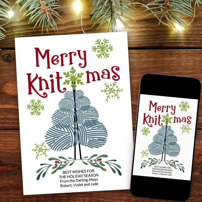 Feliz Knitmas Yarn Árbol de Navidad y copos de nie (Fun yarn themed Christmas Card. Buy professionally printed or as a printable digital download.)