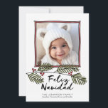 Feliz Navidad - Feliz Navidad con ramas<br><div class="desc">Un cálido y moderno saludo que puede ser utilizado para cualquier familia. Añade tu saludo sencillo o nombres de familia a este diseño único. Foto: Photography © Storytree Studios,  Stanford,  CA.</div>