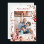 Feliz Navidad moderna foto floral y reno<br><div class="desc">Foto familiar rústica moderna. Carta navideña con acuarela de temporada con arándano rojo burdeos, naranja y rosa brillante, follaje botánico y flores y un reno con un fondo blanco claro. En el reverso de la tarjeta se muestra un fondo de color de agua rojo oscuro con molestias, un ramo de...</div>