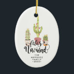 Feliz Navidad - Ornamento de Navidad personalizado<br><div class="desc">Crea ornamentos de Navidad personalizados para tu árbol este año y disfruta de ellos durante años a medida que veas crecer a tu familia. Tenemos una variedad de ornamentos para celebrar cualquier fiesta histórica, desde la primera Navidad del bebé hasta su primera temporada de vacaciones como marido y mujer. Nuestros...</div>