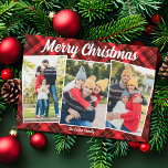Feliz Navidad Rojo Placa Tartán 3 Foto<br><div class="desc">Un clásico tartán de manta roja detrás de tu collage de fotos de familia vertical de 3 vacaciones para una tarjeta plana festiva y tradicional de Feliz Navidad. Sencillas y bellas tarjetas de Navidad.</div>