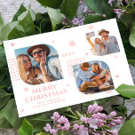 Feliz Navidad Sr. y Sra. 3 Collage de fotos Modern<br><div class="desc">Feliz Navidad Mr. & Mrs. 3 Collage de fotos Trendy Modern Navidades Cards presenta un collage de fotos de tres de tus fotos favoritas con el texto "Feliz Navidad desde el nuevo Sr. & Mrs." en un elegante guion rosado. Personalice editando el texto en los cuadros de texto proporcionados. Perfecto...</div>