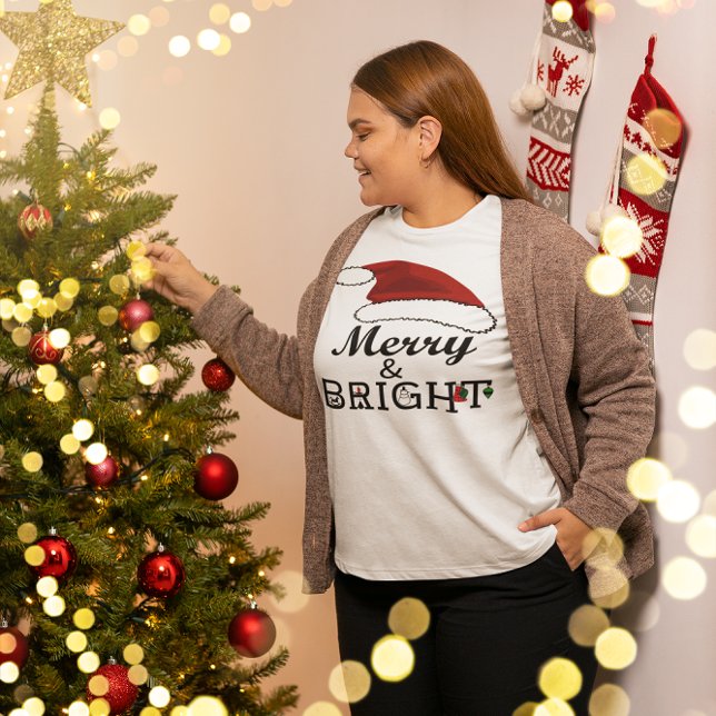 Feliz y brillante con Navidades de Santa Hat, ZSSP (Merry & Bright with Santa Hat Christmas, ZSSPG Plus Size T-Shirt)