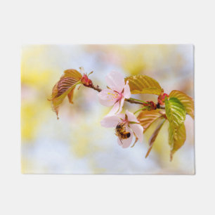 Felpudo Abeja En Una Flor De Cerezo