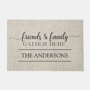 Felpudo Amigos y familiares se reúnen aquí