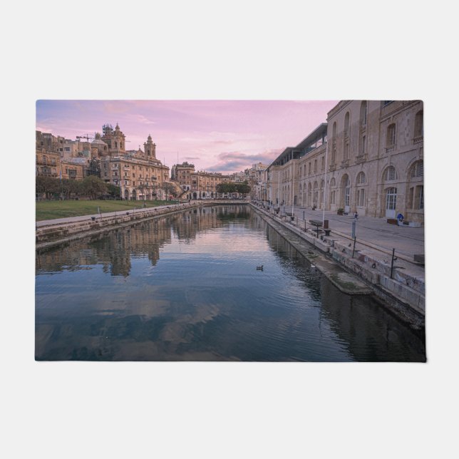 Felpudo Atardecer sobre un pequeño canal en Cospicua, Malt (Anverso)