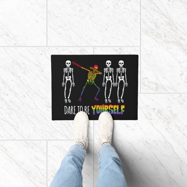 Felpudo Atrévete A Ser Tu Mismo Halloween Dabbing Skeleton (Interior)