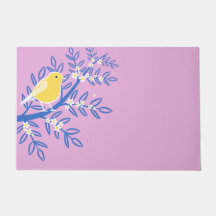 Ave amarilla ilustrada en un fondo rosado