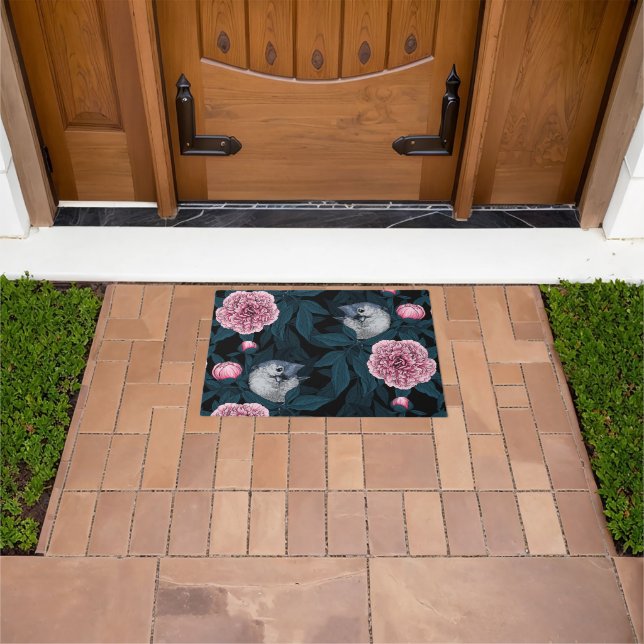Felpudo Aves y flores de peón rosadas con hojas (Exterior)