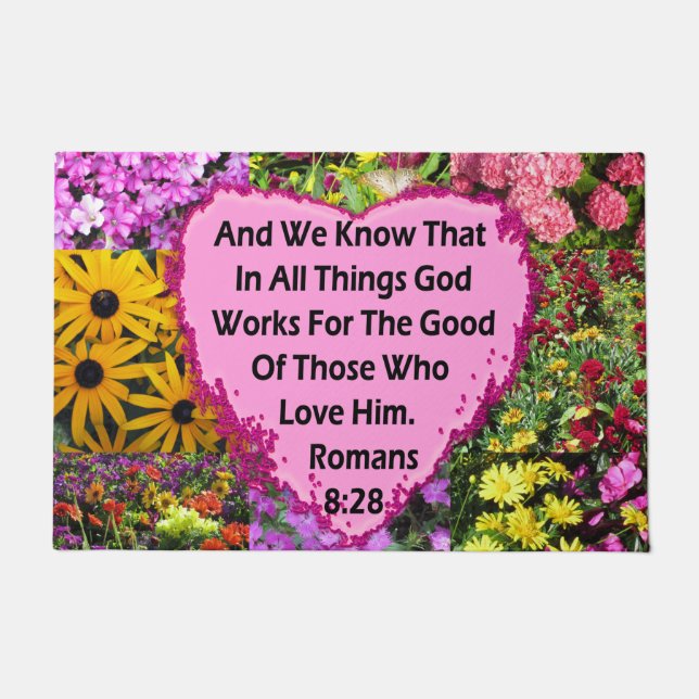 FELPUDO BIBLIOSOS ROMANOS FLORALES 8:28 BIBLIA VERSE (Anverso)