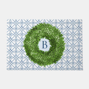 Felpudo Bienvenida a Boxwood Wreath Monogramed